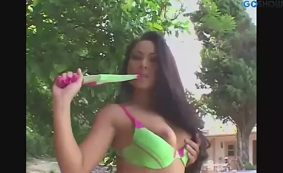 Eager Girl Gives Blowjob and Leg Spreading Fucking