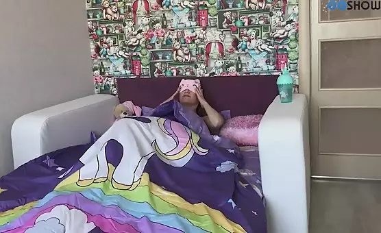 Crazy Tease Loves to Spread Her Legs and Play Solo