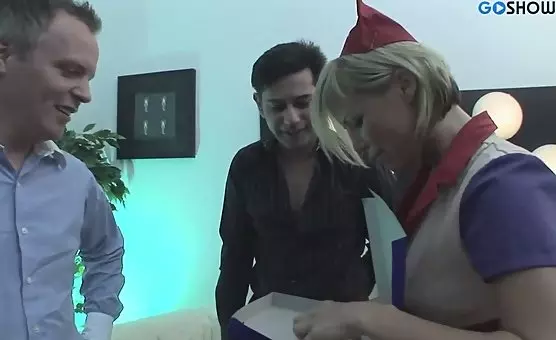 Blonde Surprised Them All with an Erotic Performance